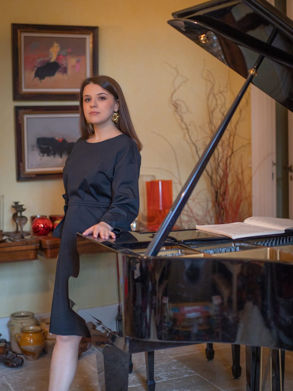 Sofia Novikova, pianiste, au piano